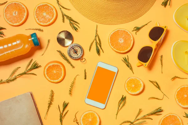 Smartphone mock upp med sommarsemester semester resor Acces — Stockfoto