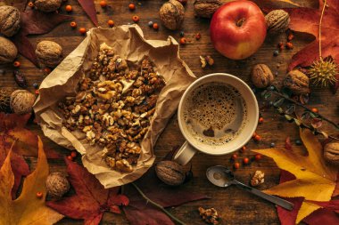 Masada kahve, elma ve ceviz