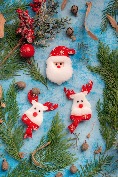 Decoración navideña de Papá Noel y ciervos — Foto de Stock
