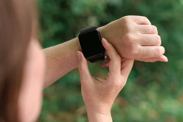 Woman Wearing Smart Watch Mock Screen Selective Focus — Stock Photo, Image