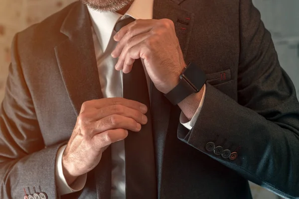 Businessman Tying Necktie Knot Selective Focus — Stock Photo, Image