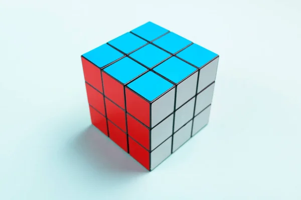 Novi Sad Serbia 2018年6月10日 Rubik Cube 原名Magic Cube 由匈牙利雕塑家和建筑学教授Erno Rubik于1974年发明 — 图库照片