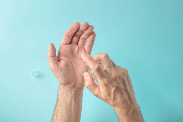 Pulverización Manos Desinfectando Aerosol Antibacteriano Cuidado Salud Concepto Higiene —  Fotos de Stock