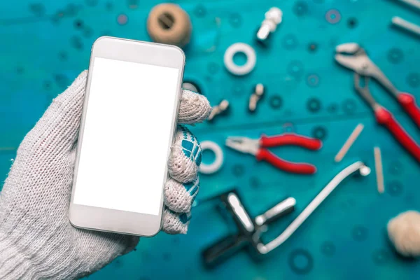 Sanitär App Für Mobiltelefone Aufgesetzt Klempner Hält Smartphone Mit Leerem — Stockfoto