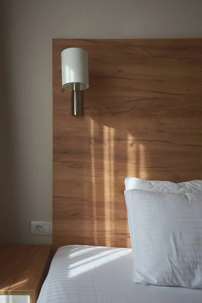 Wohnung Nachttisch Für Reise Und Tourismus Konzept Sonnenlicht Fällt Von — Stockfoto