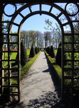 Normal park çevresinde Ortaçağ Kalesi Menkemaborg Hollanda