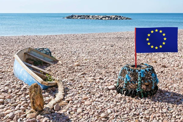 UE lobster pot na lonely beach. Brexit komentarz, Easy, aby dostać się do. Koncepcja — Zdjęcie stockowe