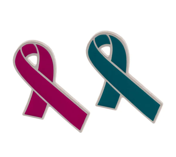Зеленый и розовый значки ленты, благотворительная осведомленность и сбор средств для рака яичников и молочной железы. Изолированные на белом . — стоковое фото