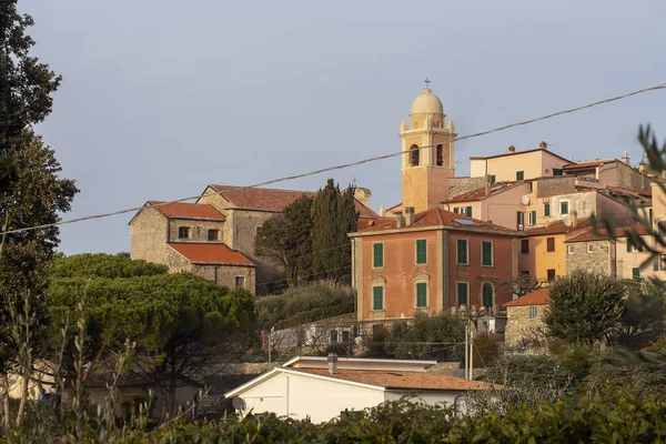 Montemarcello view, Liguria, Italy. In the Val di Magra, La Spezia province. Pictureque village. Photo Jan 2019. — Stock Photo, Image