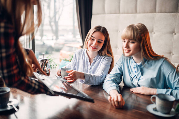 business presentation on laptop in cafe, modern advertising technologies