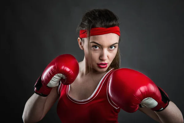 Kvinnliga Idrottare Röda Boxningshandskar Och Sportkläder — Stockfoto