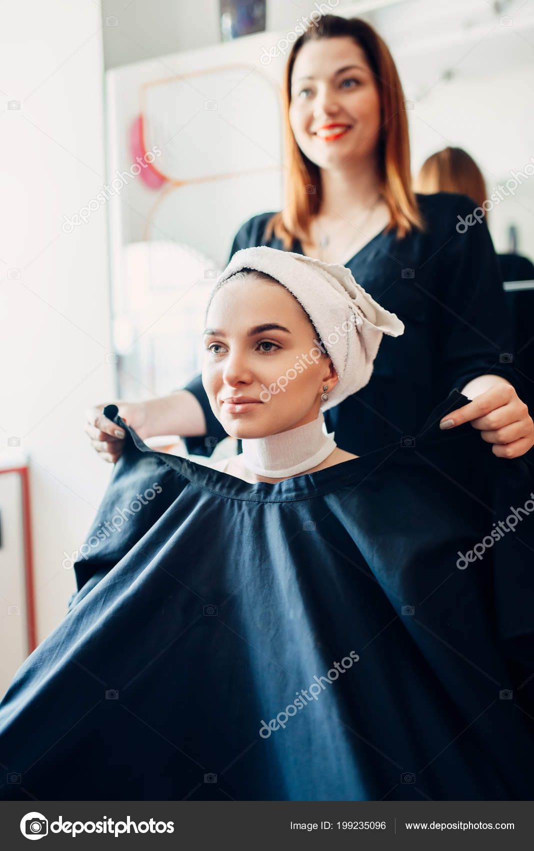 Hairdresser Picks Cape Female Client Haircutting Preparation