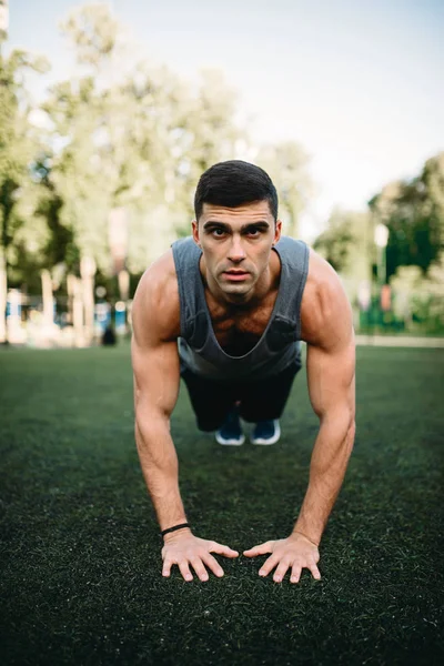 Athletic Man Doing Push Exercise Grass Outdoor Fitness Workout — Stock Photo, Image