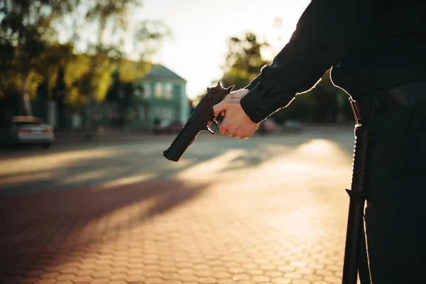 Polizist Uniform Mit Waffe Der Hand Polizist Mit Waffe Rechtsschutzkonzept — Stockfoto