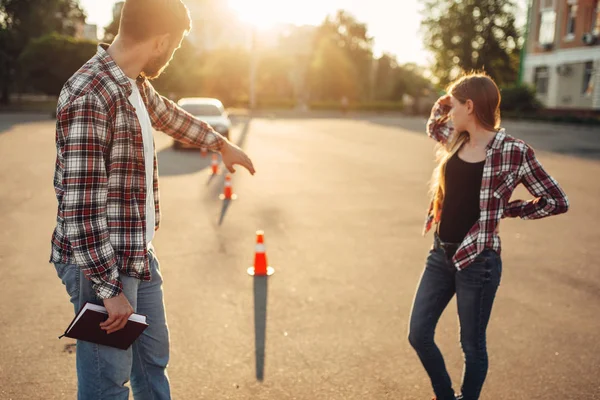 Male Instructor Woman Student Lesson Novice Car Drivers Driving School — Stock Photo, Image