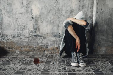 Sarhoş çekilme belirti katta oturan depresif. Alkolizim kavramı, insanlar uyuşturucu bağımlısı