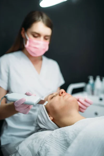 Jak Pozbyć Się Zmarszczek Klinika Kosmetologii Pielęgnacja Twarzy Skóry Salonie — Zdjęcie stockowe