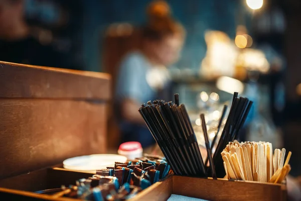 Herramientas Para Beber Café Primer Plano Mostrador Bar Tubos Palos — Foto de Stock