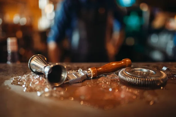 Kokteyl Hazırlama Sonra Barmen Araçları Barmen Donanımları Barmen Enstrüman Kimse — Stok fotoğraf