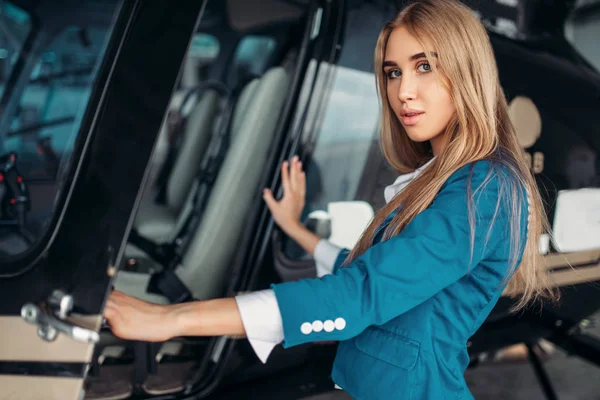 Female Flight Attendant Poses Helicopter Cabin Hangar Stewardess Uniform Copter — Stock Photo, Image