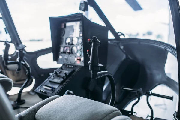 Cabina Helicóptero Interior Panel Control Vista Lateral Desde Puerta Abierta — Foto de Stock