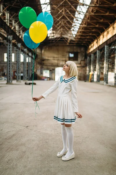 Bonita Mujer Rubia Estilo Anime Con Globos Aire Colores Cosplay — Foto de Stock