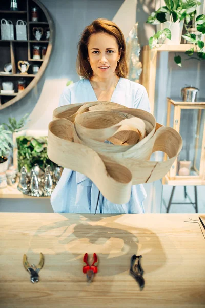 Female Florist Holds Decorative Birch Bark Flower Shop Wrapping Decoration — Stock Photo, Image