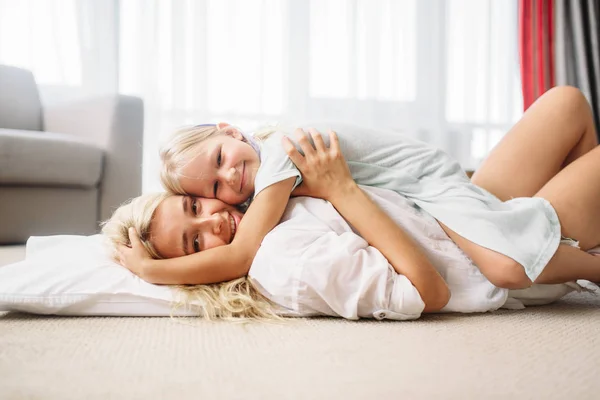 Mother Child Play Together Lying Floor Home Parent Feeling Togetherness — Stock Photo, Image