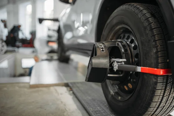 Car Collapse Convergence Stand Auto Service Computer Diagnostic Vehicle Suspension — Stock Photo, Image