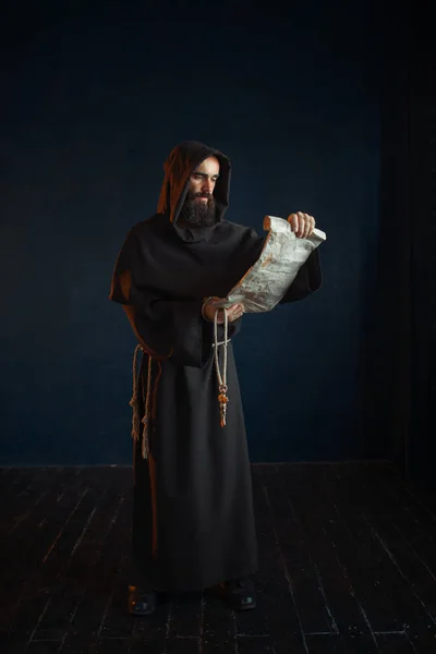 Medieval Monk Reads Prayer Ancient Manuscript Religion Mysterious Friar Dark — Stock Photo, Image