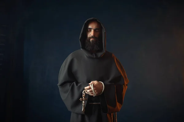 Medieval Monk Holds Wooden Cross Hands Praying Religion Mysterious Friar — Stock Photo, Image