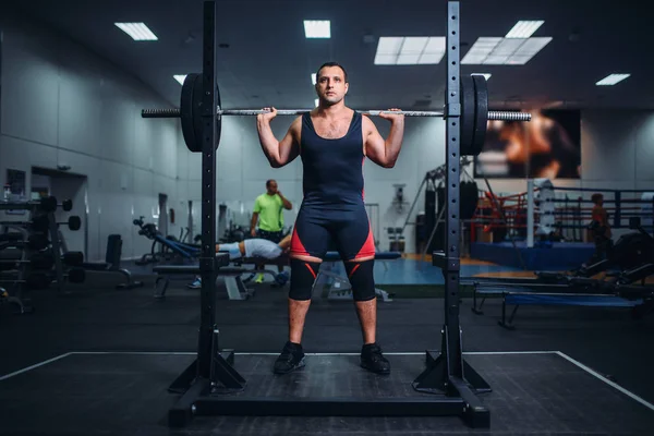 Gespierde Atleet Zich Voorbereidt Het Maken Van Squats Met Barbell — Stockfoto