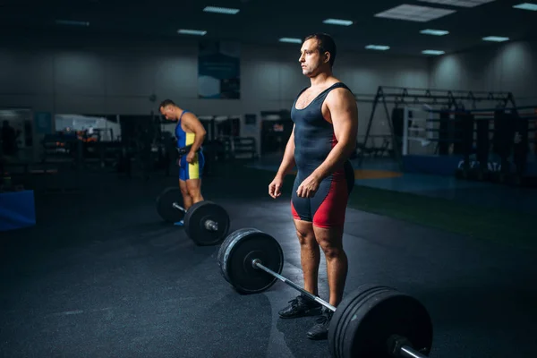 Two Strong Weightlifters Doing Exercise Barbells Gym Interior Background Weightlifting — Stock Photo, Image
