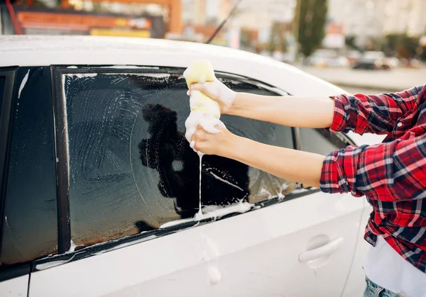 Female Person Sponge Scrubbing Vehicle Window Foam Car Wash Young — Stock Photo, Image