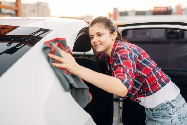 Woman Wipes Automobile Washing Self Service Car Wash Lady Cleaning — Stock Photo, Image