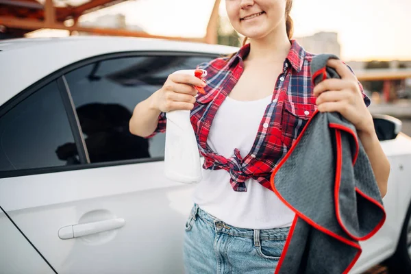 Woman Polishes Car Washing Polishing Process Car Wash Lady Doing — Stock Photo, Image