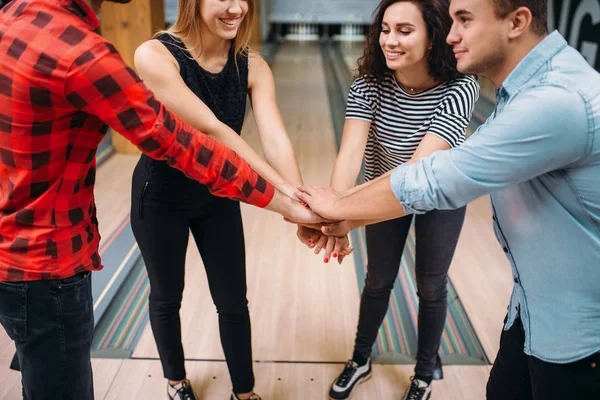 Equipa Bowling Deu Mãos Antes Competição Jogadores Antes Ataque Amigos — Fotografia de Stock