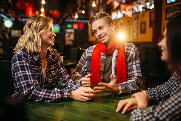 Teenagers Sitting Table Sports Bar Football Fans Game Broadcasting Young — Stock Photo, Image