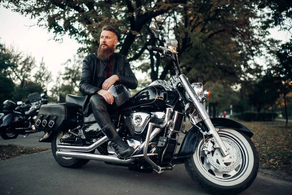 Baerded Biker Poses Chopper Leaning Helmet Vintage Bike Rider His — Stock Photo, Image