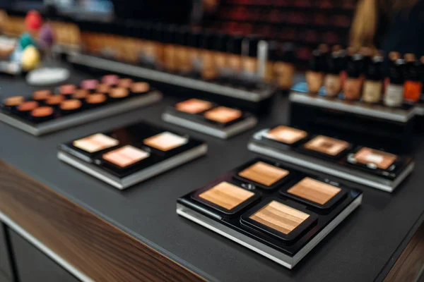 Colección Polvos Escaparate Primer Plano Tienda Belleza Nadie Productos Maquillaje — Foto de Stock