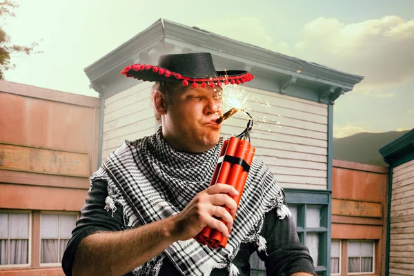 Furchtloser Cowboy Zündet Sich Eine Zigarre Aus Einer Dynamitstange Rauer — Stockfoto