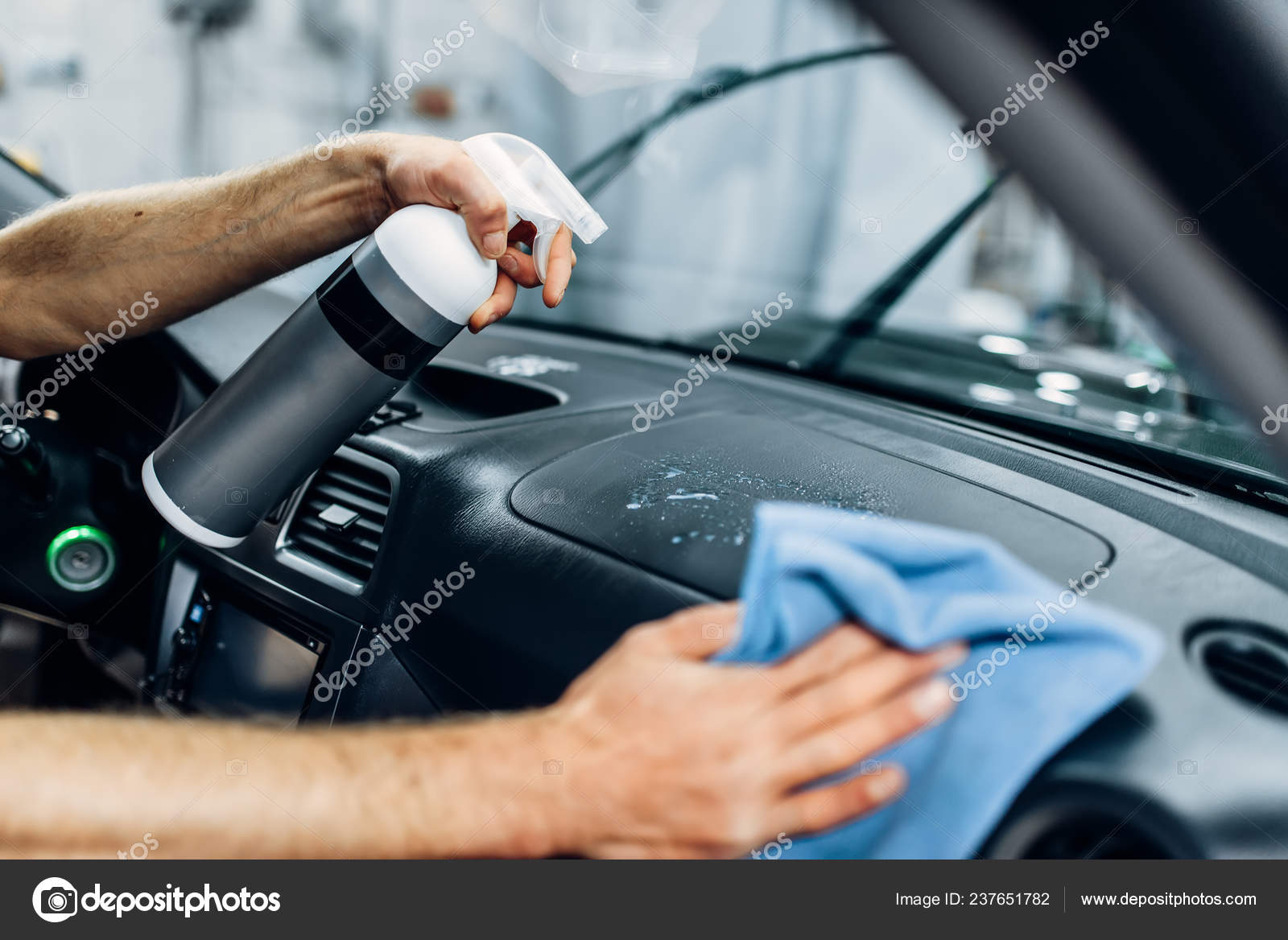 Auto Detailing Car Interior Carwash Service Worker Gloves Cleaning Salon  Stock Photo by ©Nomadsoul1 237651782