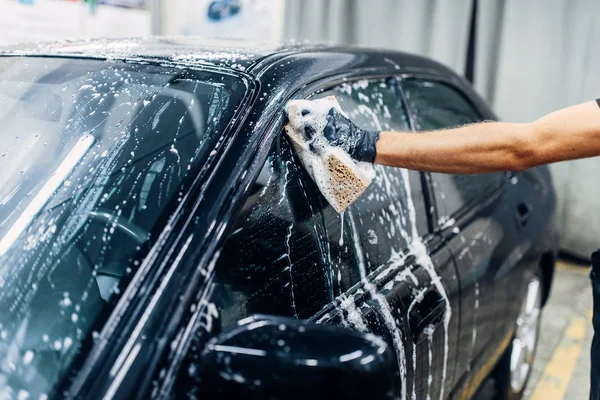 Serviço Lavagem Carros Limpeza Carros Vista Frontal Auto Detalhamento Trabalhadores — Fotografia de Stock