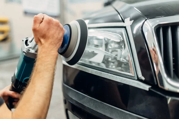 Bilrekonditionering Bilstrålkastare Biltvätt Service Man Arbetar Med Polermaskin — Stockfoto