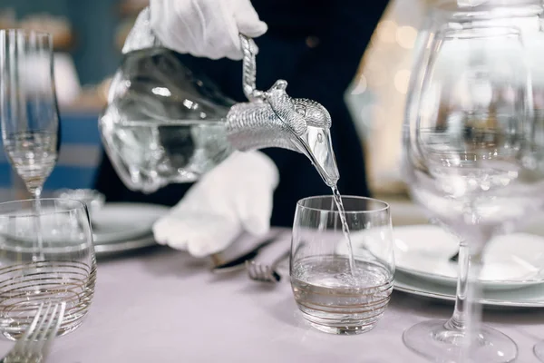 Waitress Gloves Pours Drinks Glasses Table Setting Serving Service Festive — Stock Photo, Image