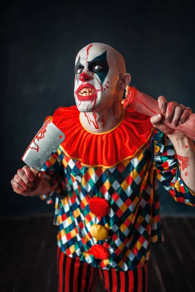 Gekke Bloedige Clown Met Vlees Cleaver Honkbalknuppel Circus Horror Man — Stockfoto