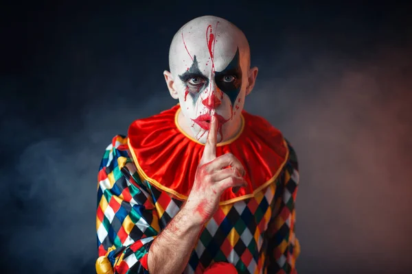 Портрет Безумного Клоуна Показывает Тихий Знак Лицо Крови Человек Макияжем — стоковое фото