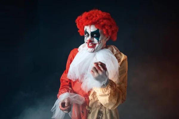 Retrato Aterrador Payaso Sangriento Con Ojos Locos Hombre Con Maquillaje — Foto de Stock