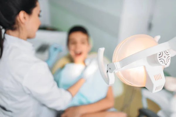 Boy Clinic Dental Care Pediatric Dentistry Female Dentist Examines Teeth — Stock Photo, Image