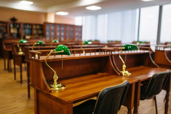 Leseraum Tischreihen Der Universitätsbibliothek Niemand Wissensspeicher Bildungskonzept — Stockfoto